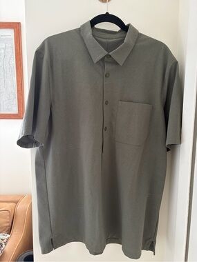 Lululemon Men’s Short Sleeve Button Up XL
